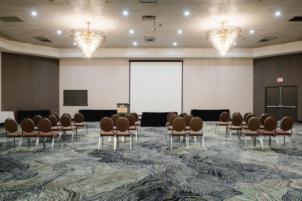Hotel Ambassador & Conference Kingston