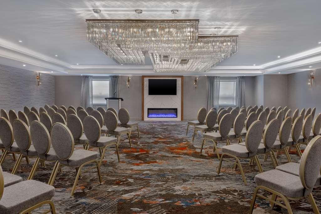Ambassador & Conference 3* Kingston