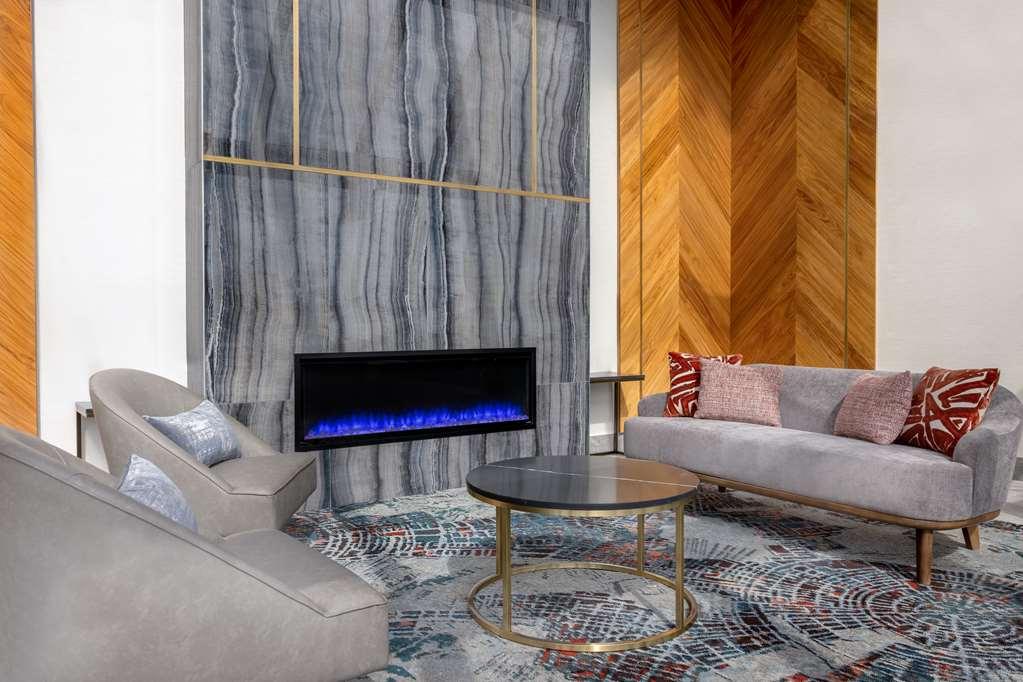 Ambassador & Conference Hotel 3*